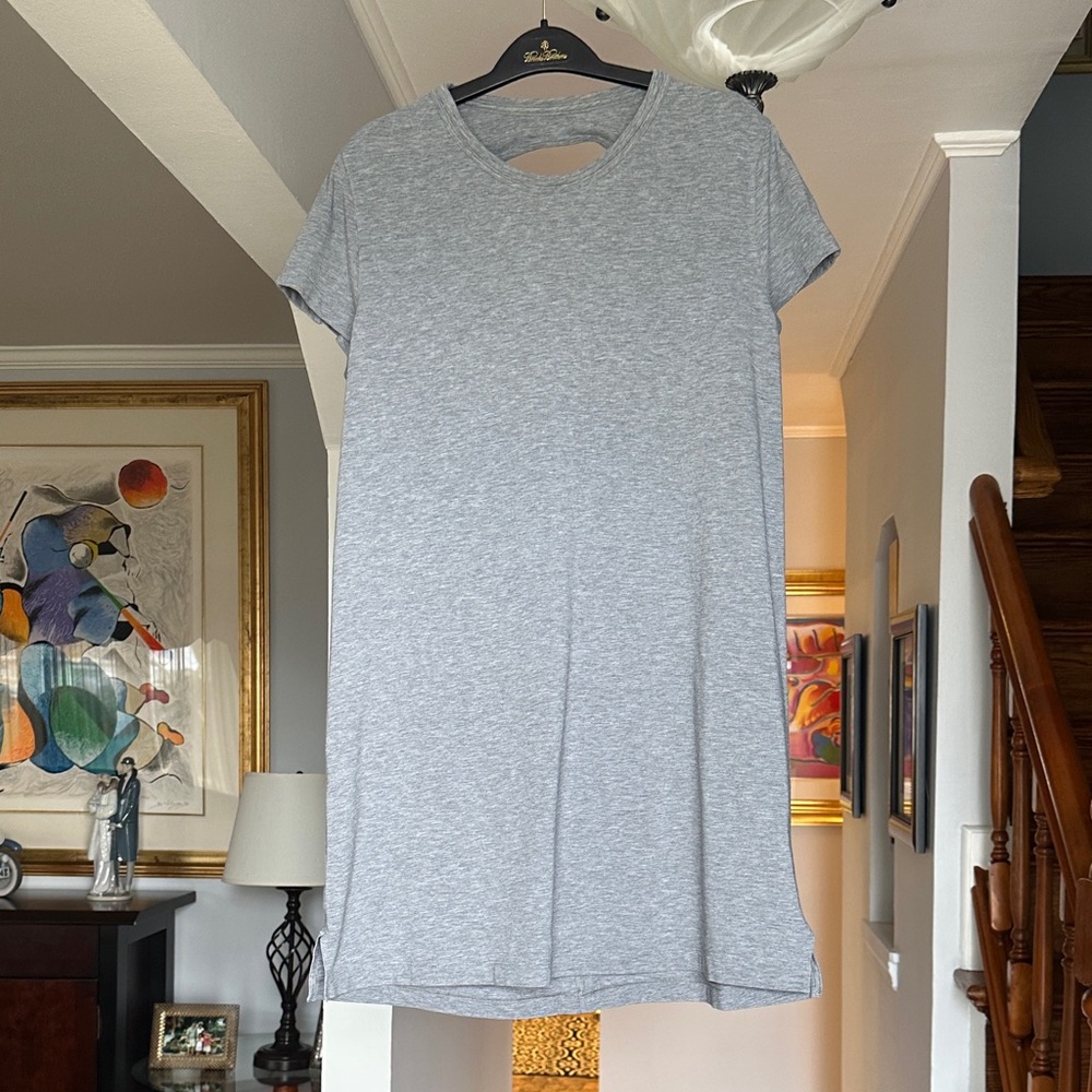 🌺 Lululemon Gray Short Sleeve Dress Sz 8/M